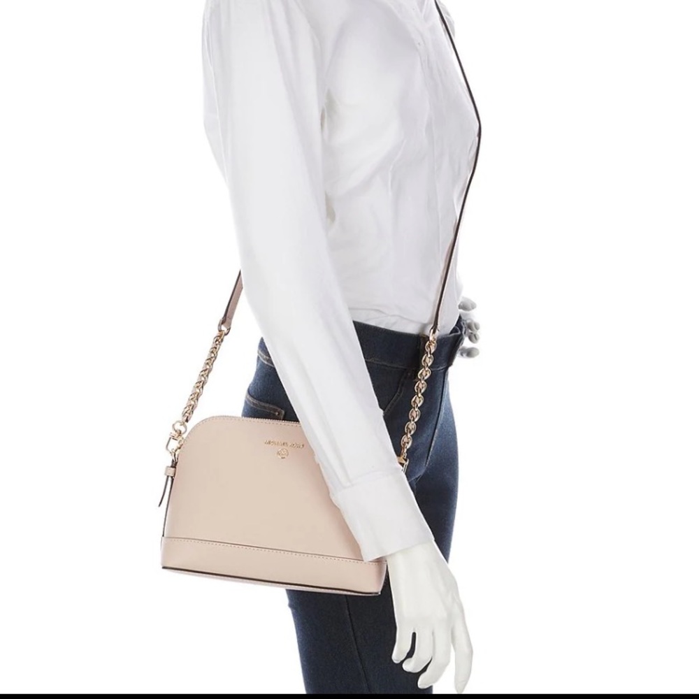 Michael Kors -Jet Set Charm Large Dome Crossbody Bag